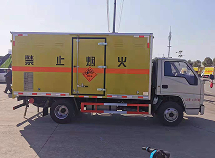 湘乡爆破器材运输车工人安全操作规范与智能技术保障